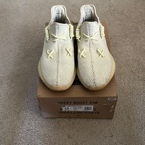 Yeezy 350 V2